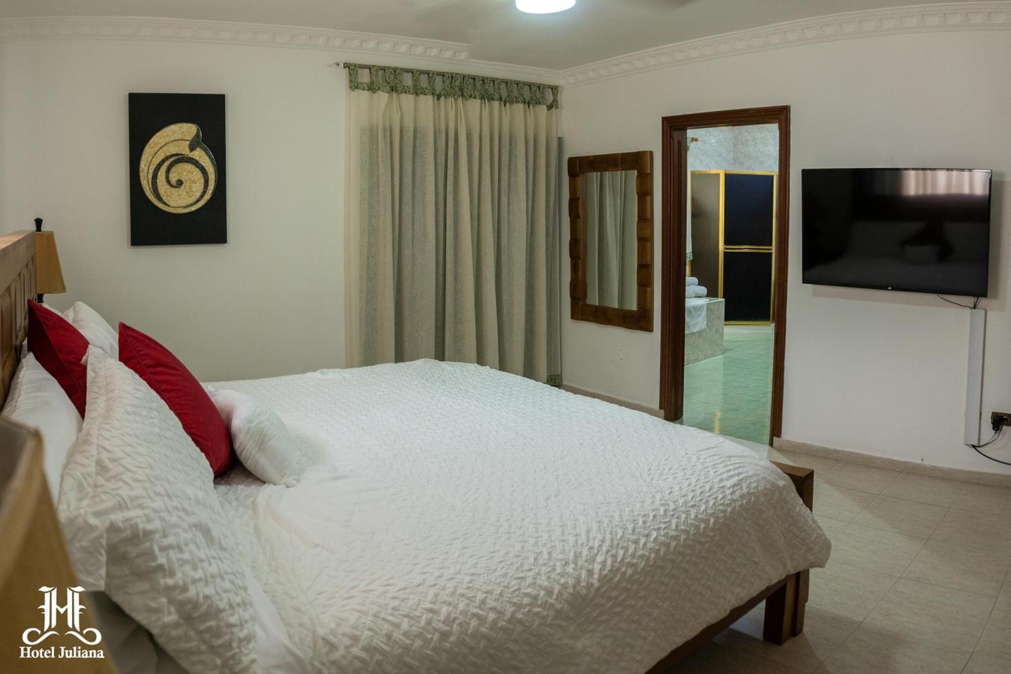Hotel Juliana ナグア エクステリア 写真