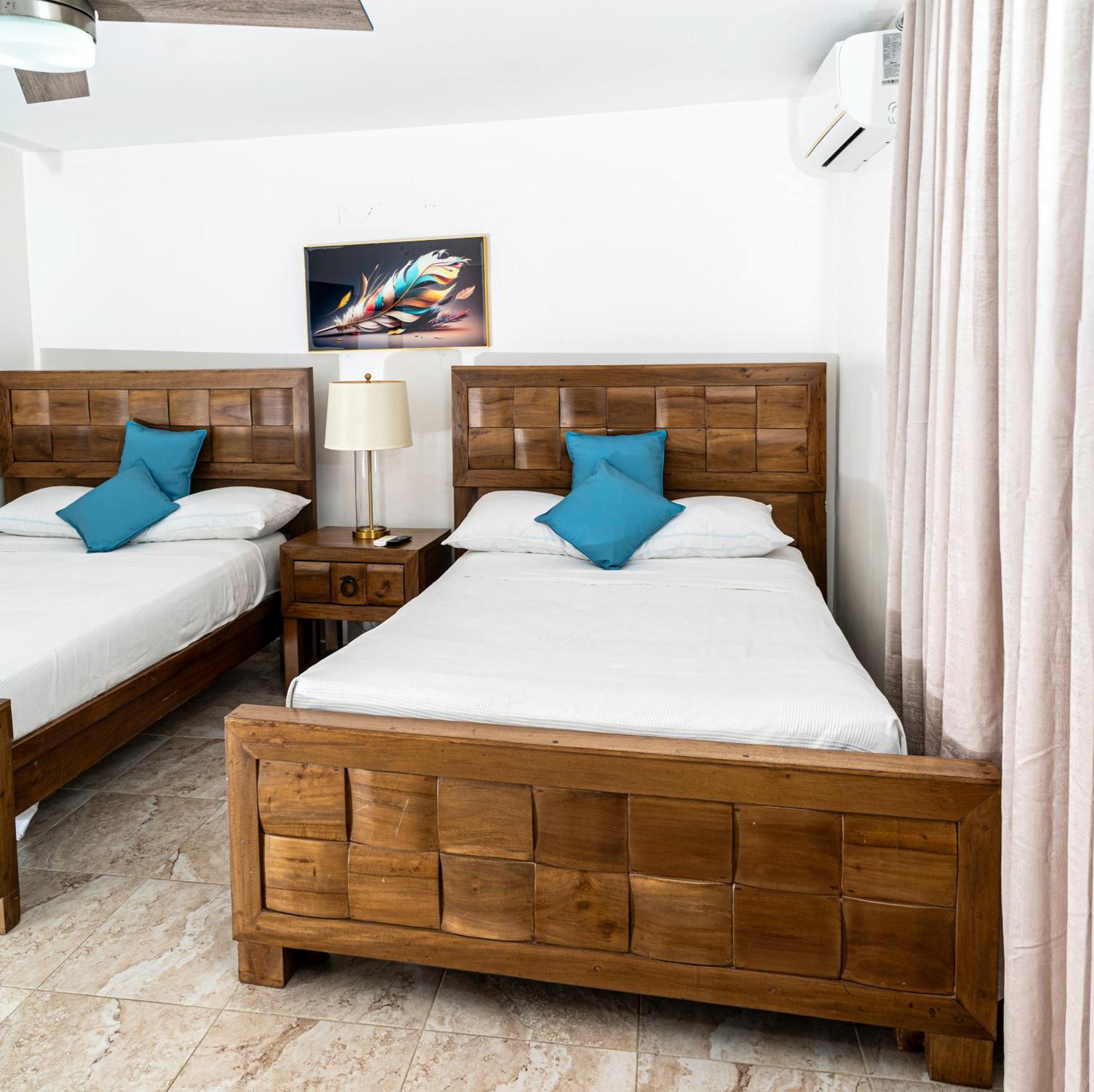 Hotel Juliana ナグア エクステリア 写真